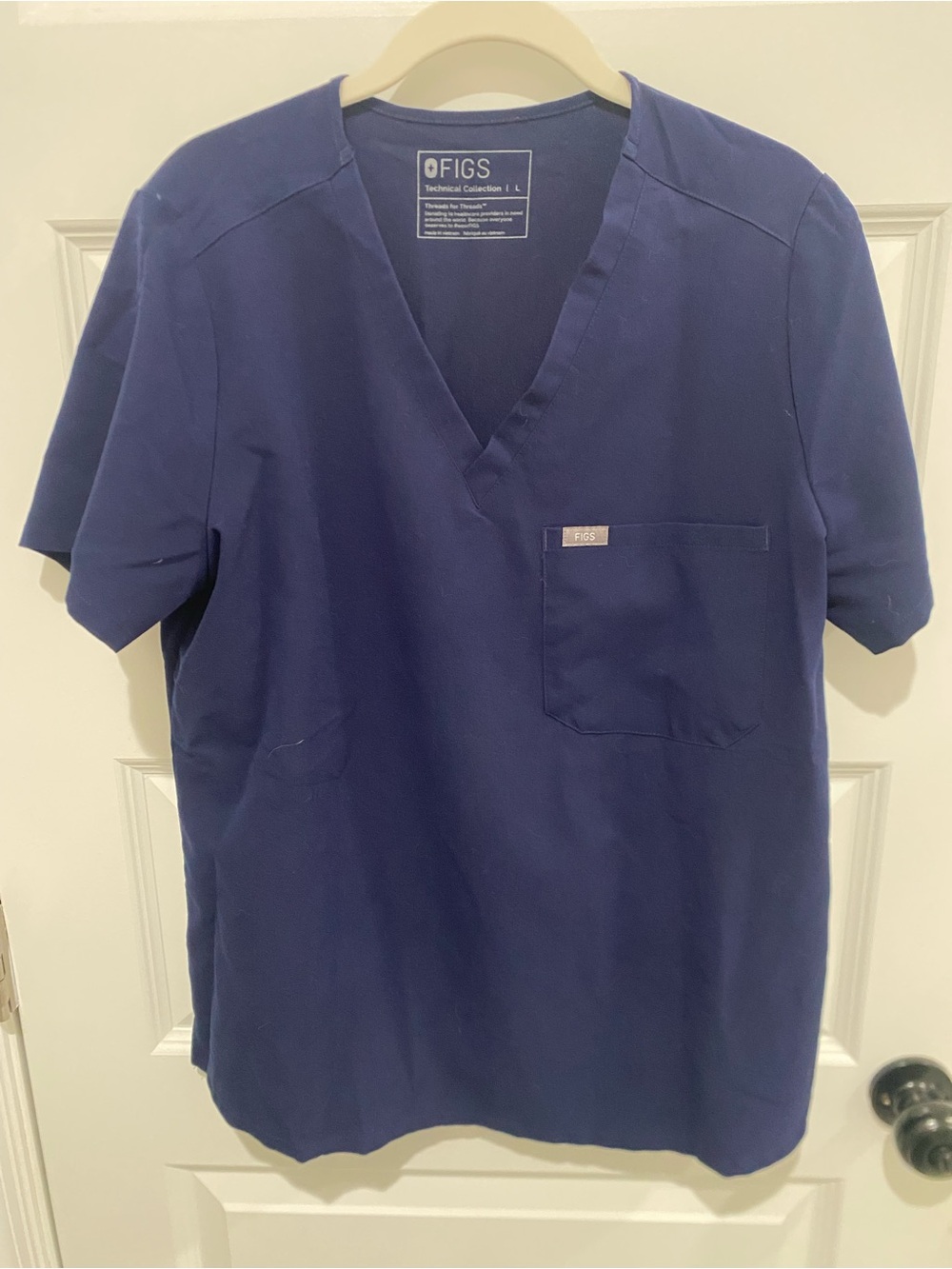 FIGS Women’s V-Neck Catarina Scrub Top in Navy Blue, Large